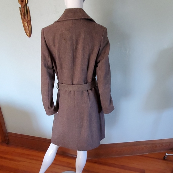 Coat designer name tag missing - Picture 3 of 5